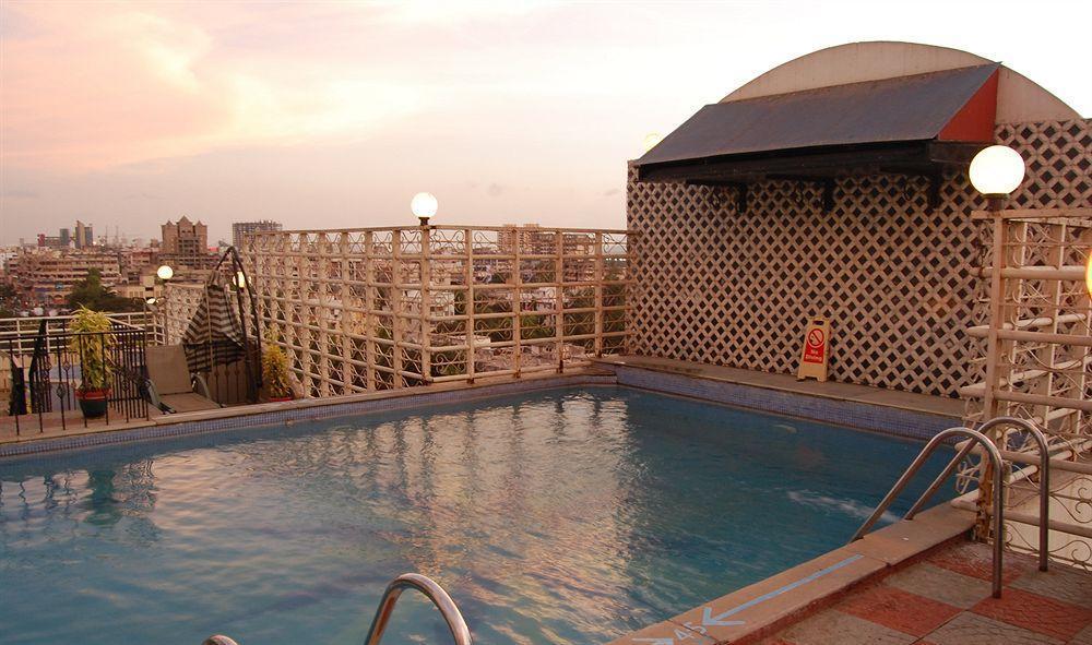 Hotel Celebrations Navi Mumbai Exterior foto