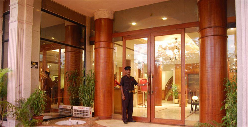 Hotel Celebrations Navi Mumbai Exterior foto