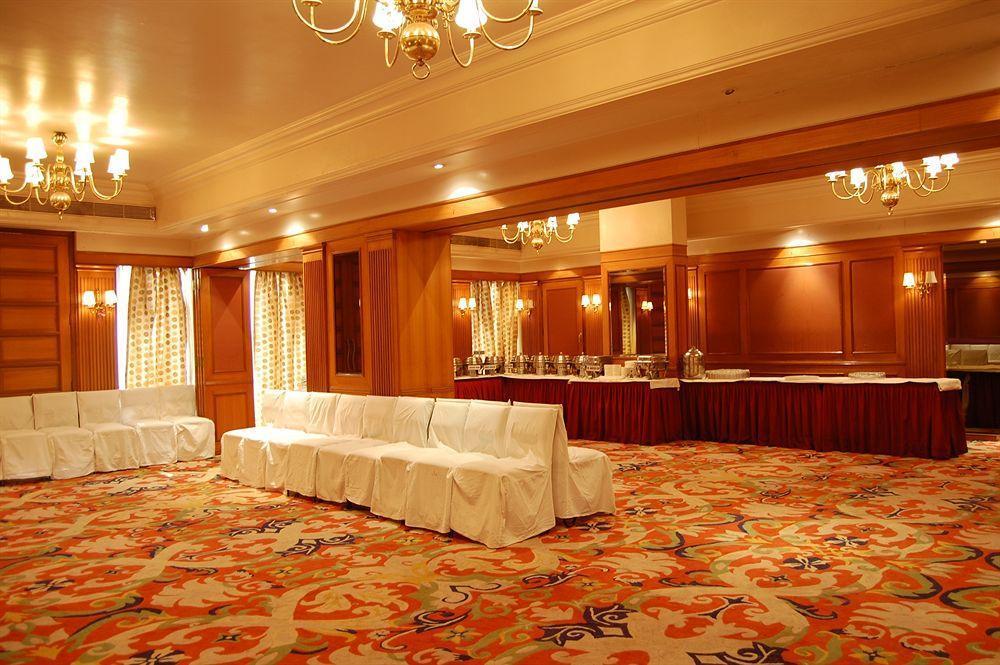 Hotel Celebrations Navi Mumbai Exterior foto